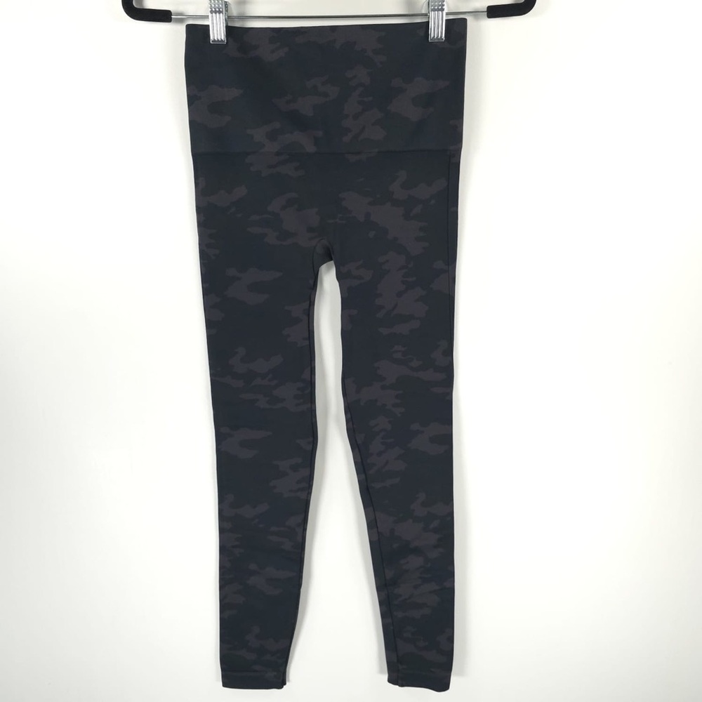 NWT SPANX BLACK CAMO Look At Me Now Seamless Leggings FL3515 Size S/P, M,L - Picture 6 of 12